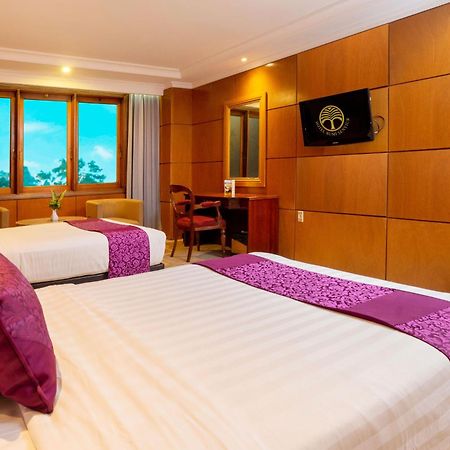Hotel Bumi Senyiur Samarinda Zewnętrze zdjęcie